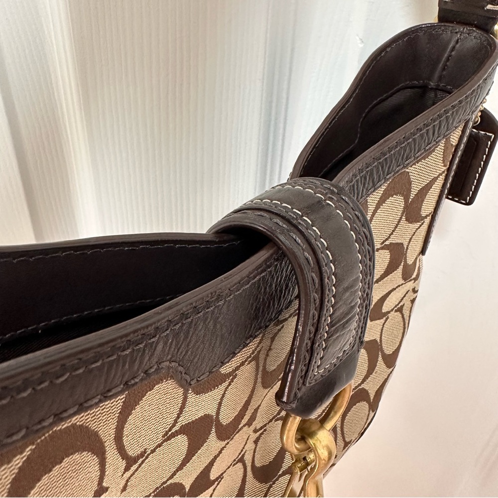 SOLD Coach Hamptons Signature Jacquard Hobo Brown Leather Brass Clasp - Picture 10 of 15